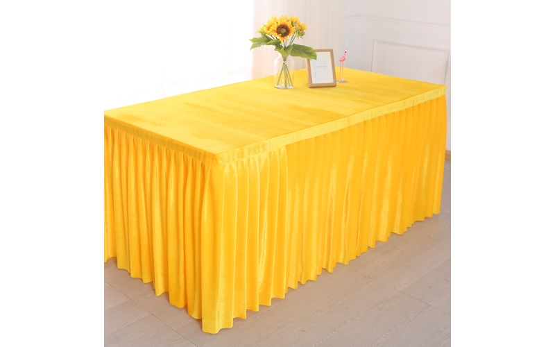 金黄色桌裙